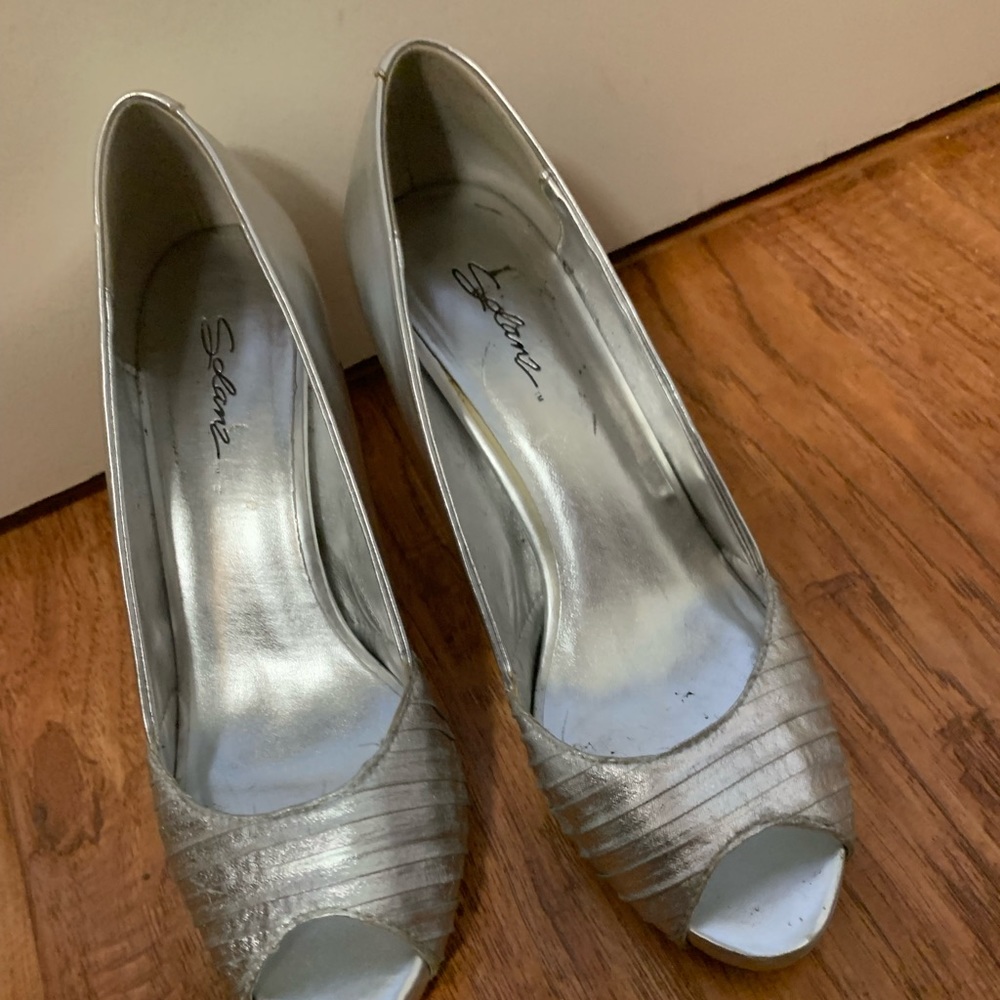 Peep toe silver heels